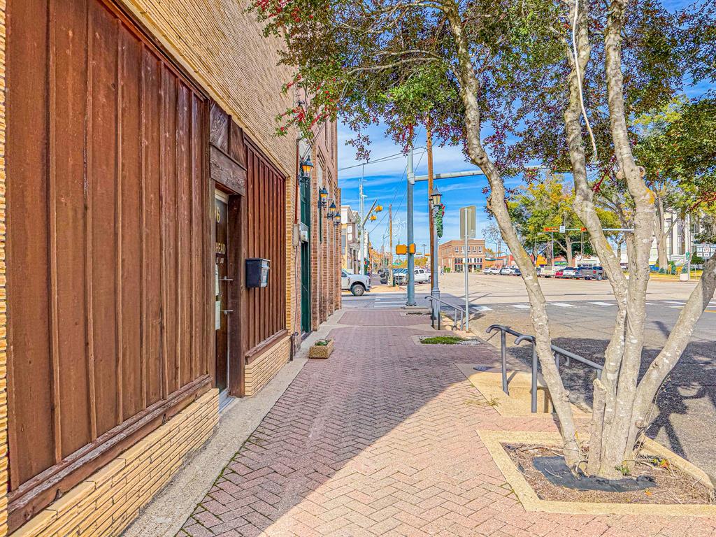 100 W Corsicana Street Property Photo 22
