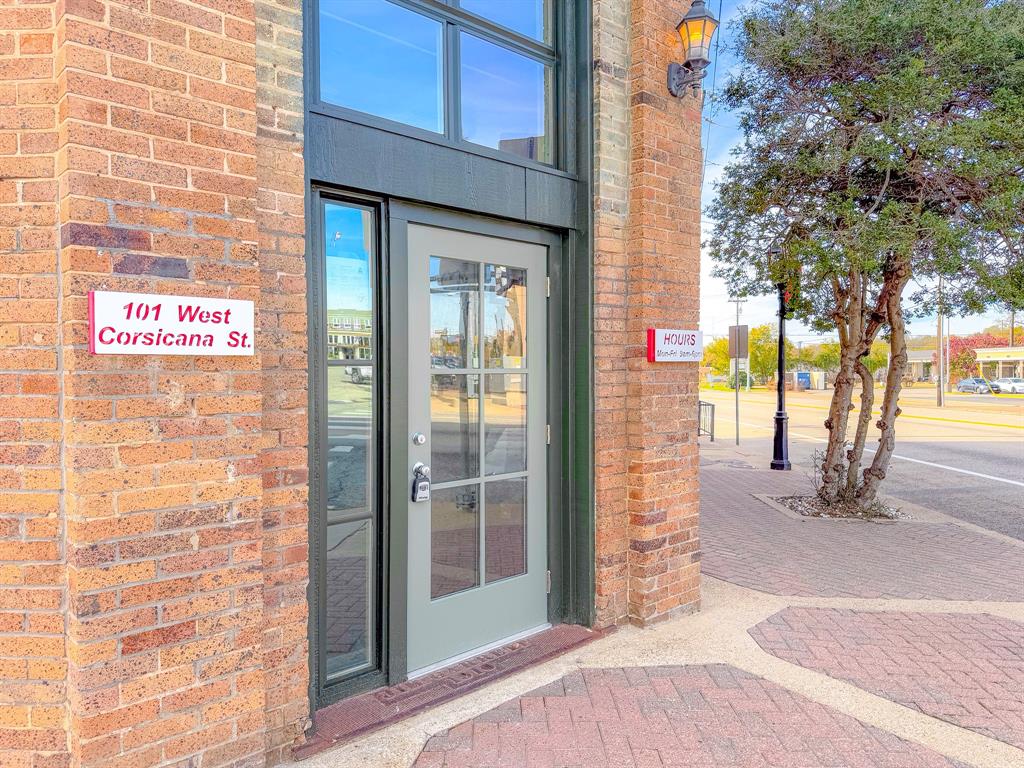 100 W Corsicana Street Property Photo 23