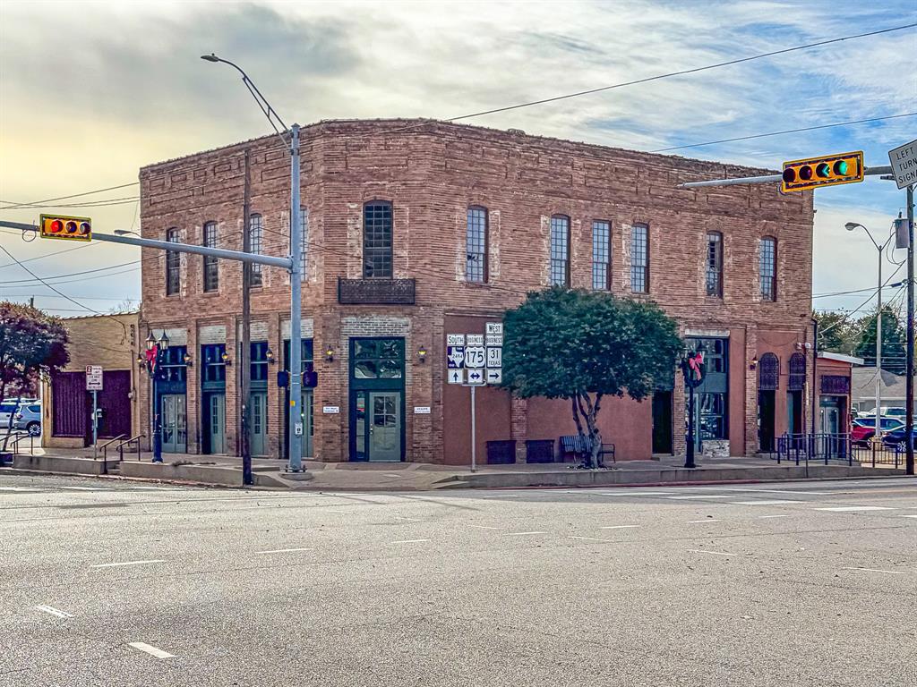 100 W Corsicana Street Property Photo 25