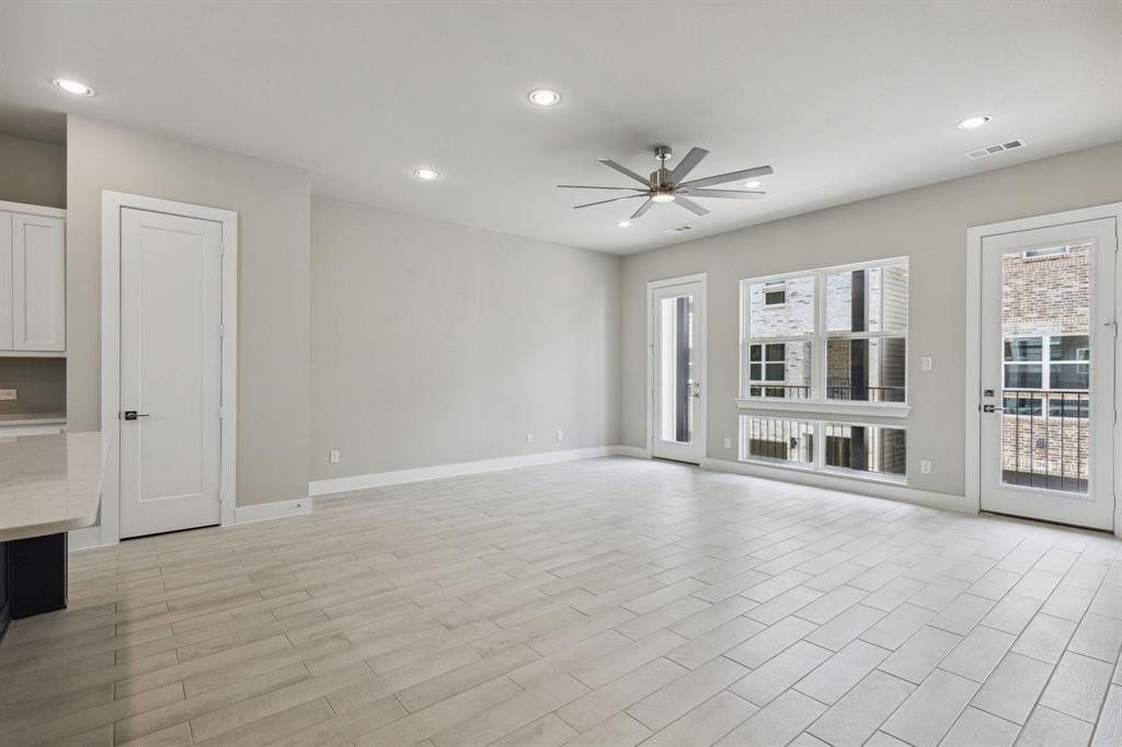 2544 Carolwood Lane Property Photo 11