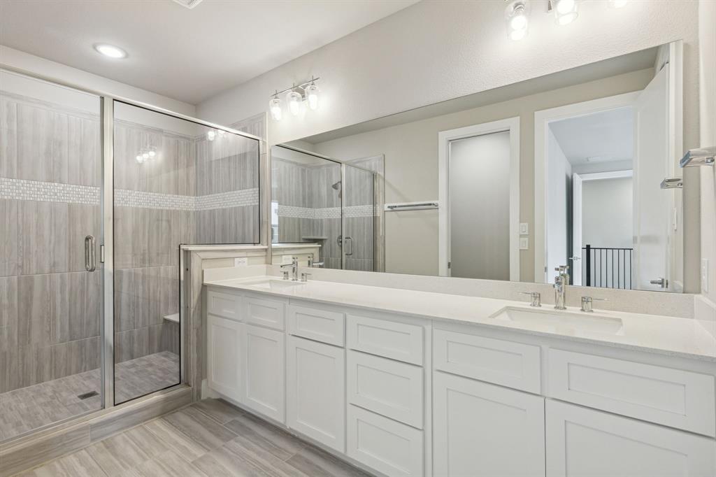 2544 Carolwood Lane Property Photo 21