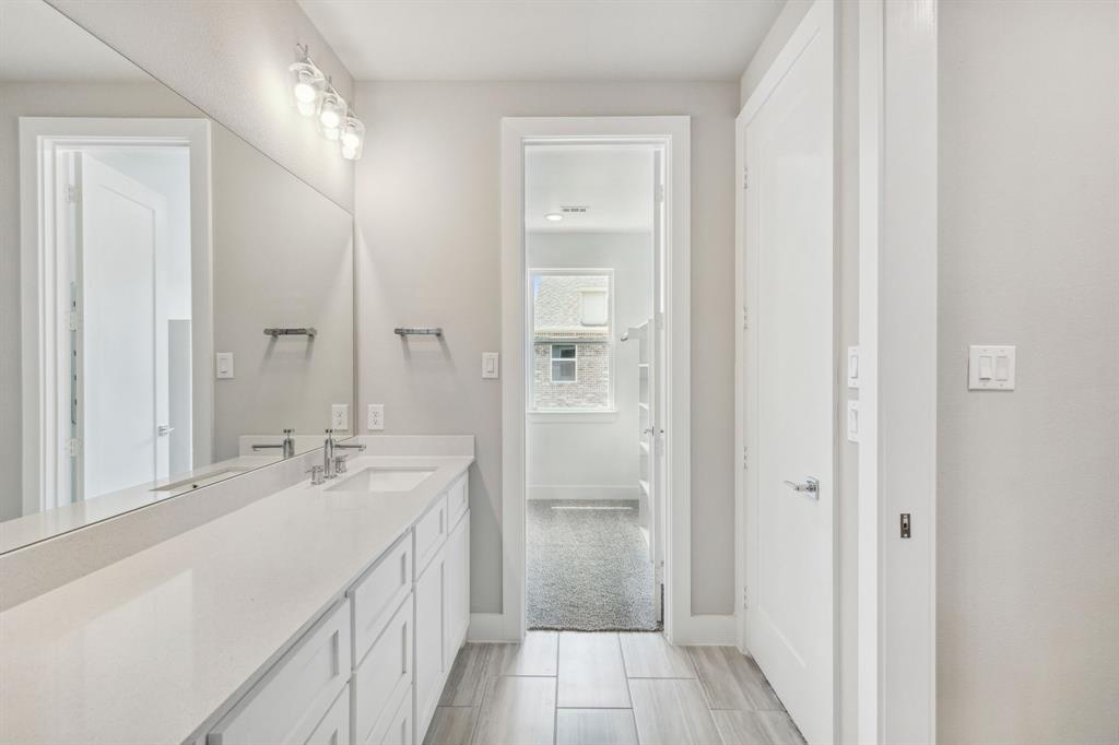 2544 Carolwood Lane Property Photo 23