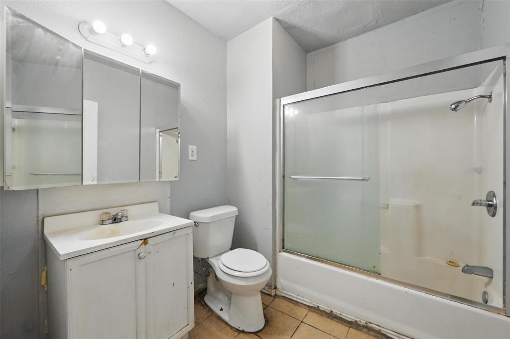 2813 E Rosedale Street Property Photo 11