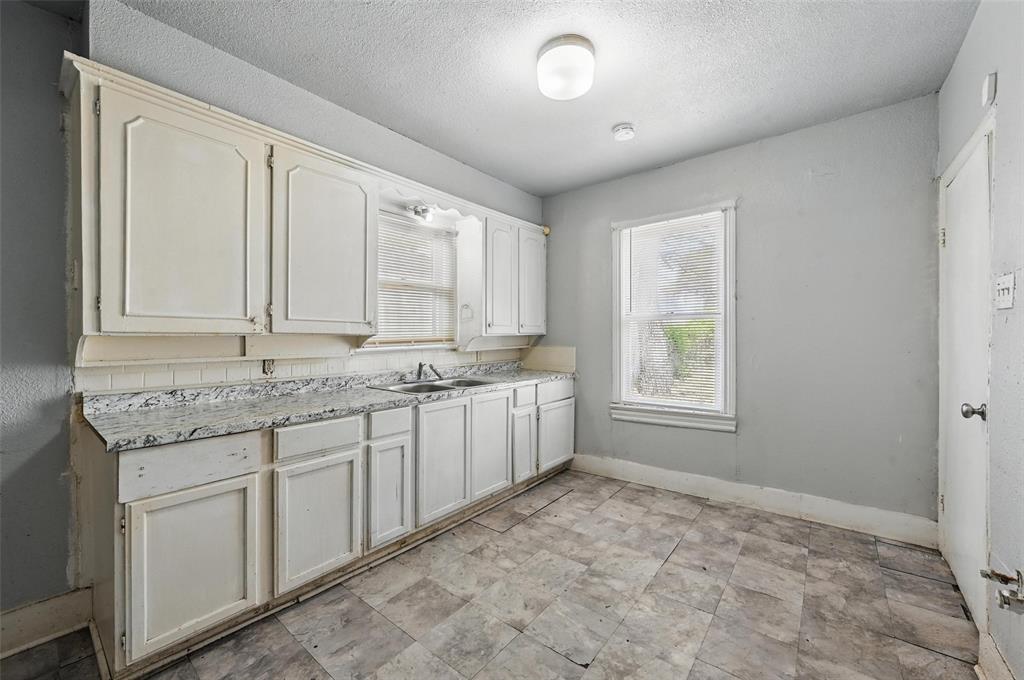 2813 E Rosedale Street Property Photo 19