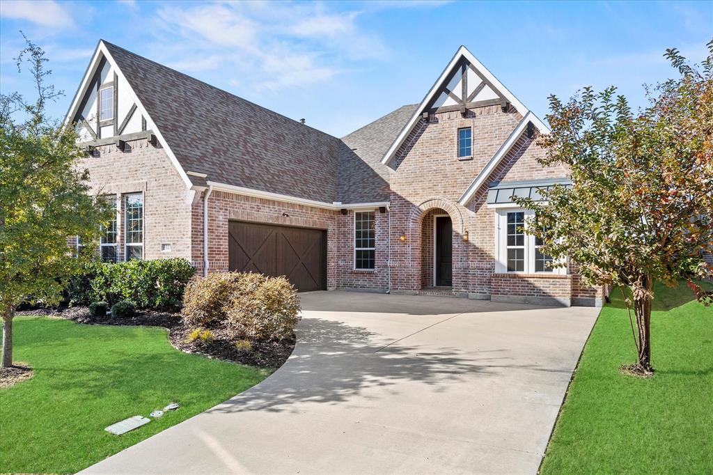 3323 Ridgecross Drive Property Photo 1