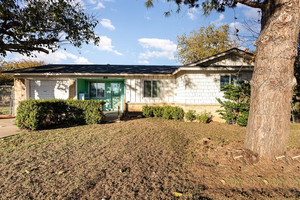 800 Waterbury Street Property Photo