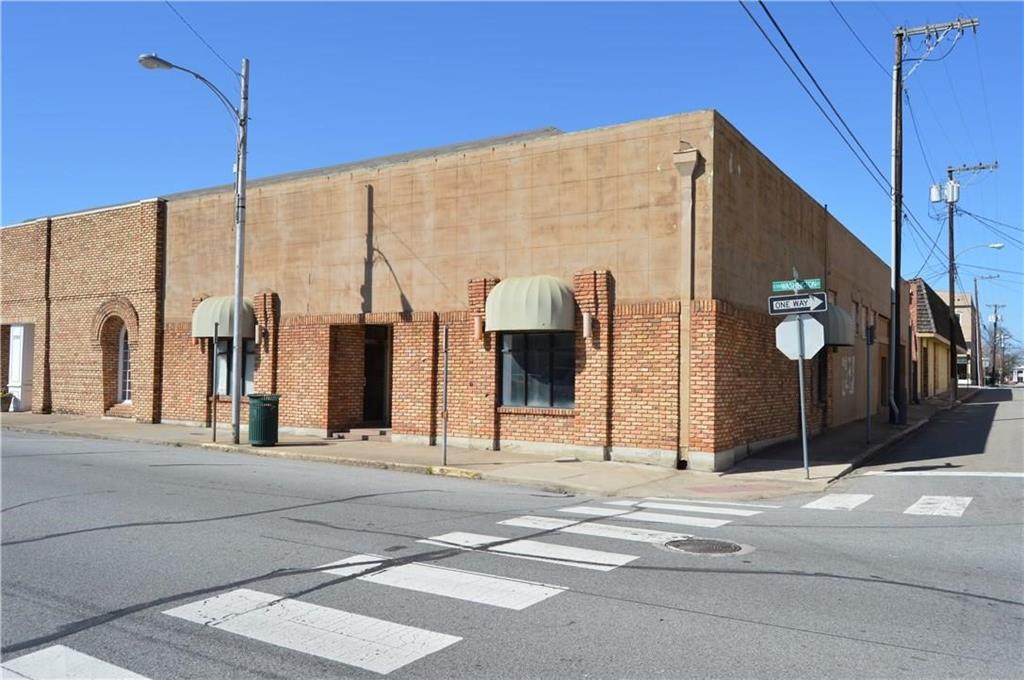 2704 Washington Street Property Photo 1