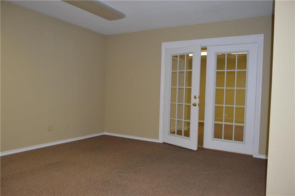 2704 Washington Street Property Photo 4