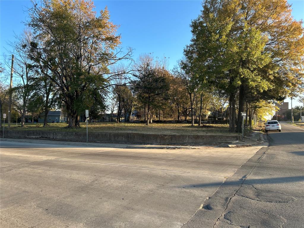 138 Pine Bluff Street Property Photo 2