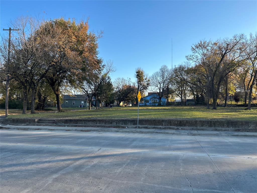 138 Pine Bluff Street Property Photo 3
