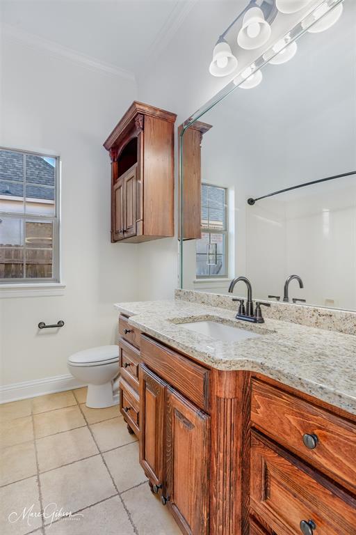 305 Paris Place Property Photo 10