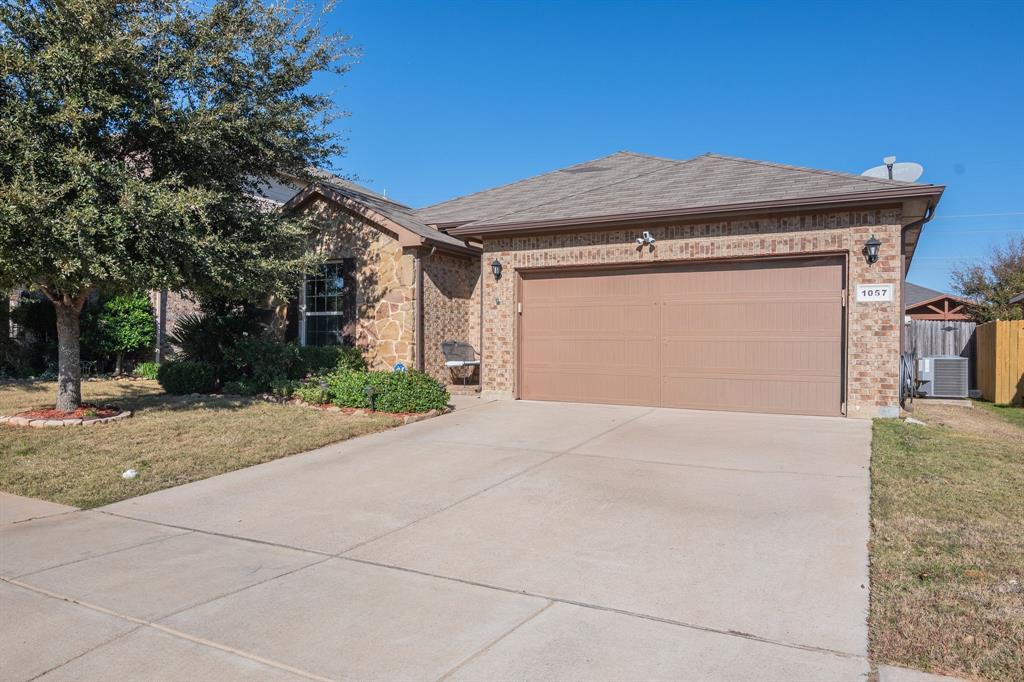 1057 Meadow Scape Drive Property Photo 2
