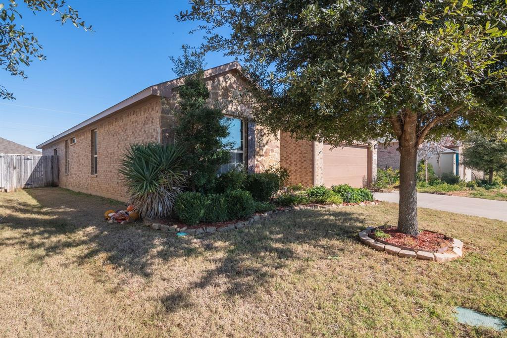 1057 Meadow Scape Drive Property Photo 4
