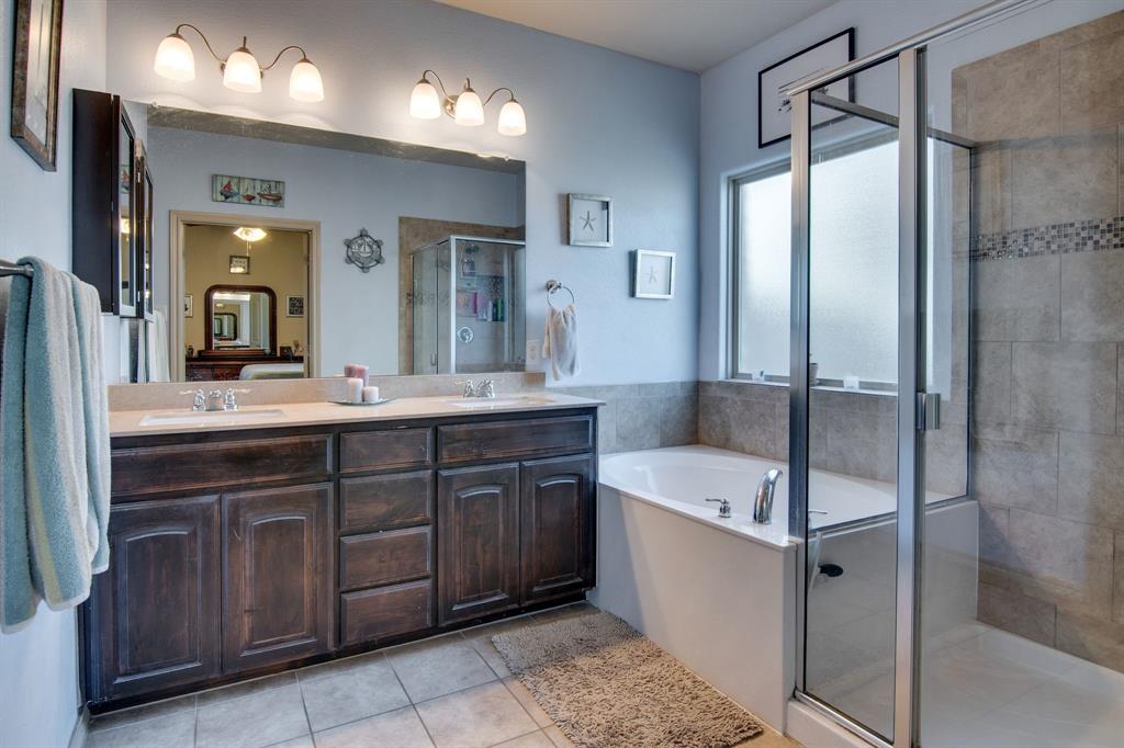 1057 Meadow Scape Drive Property Photo 19