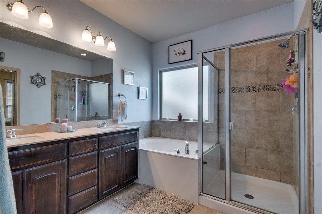 1057 Meadow Scape Drive Property Photo 20