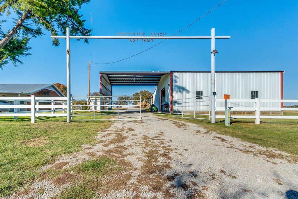 1000 County Road 471 Property Photo 2