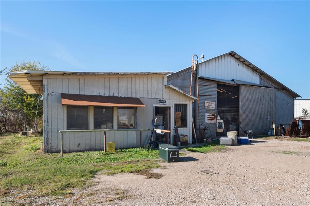 1003 S Kaufman Street Property Photo 4