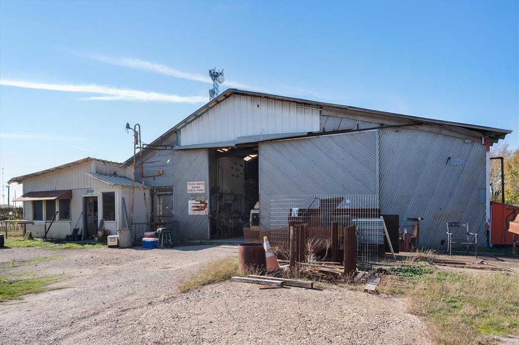 1003 S Kaufman Street Property Photo 6
