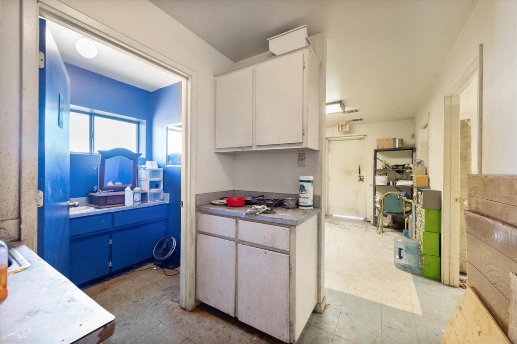 1003 S Kaufman Street Property Photo 17
