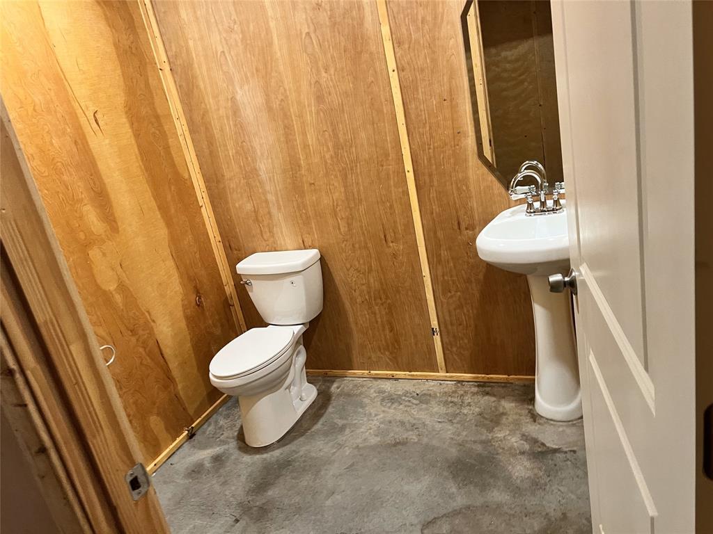 4559 County Road 2200 Property Photo 5