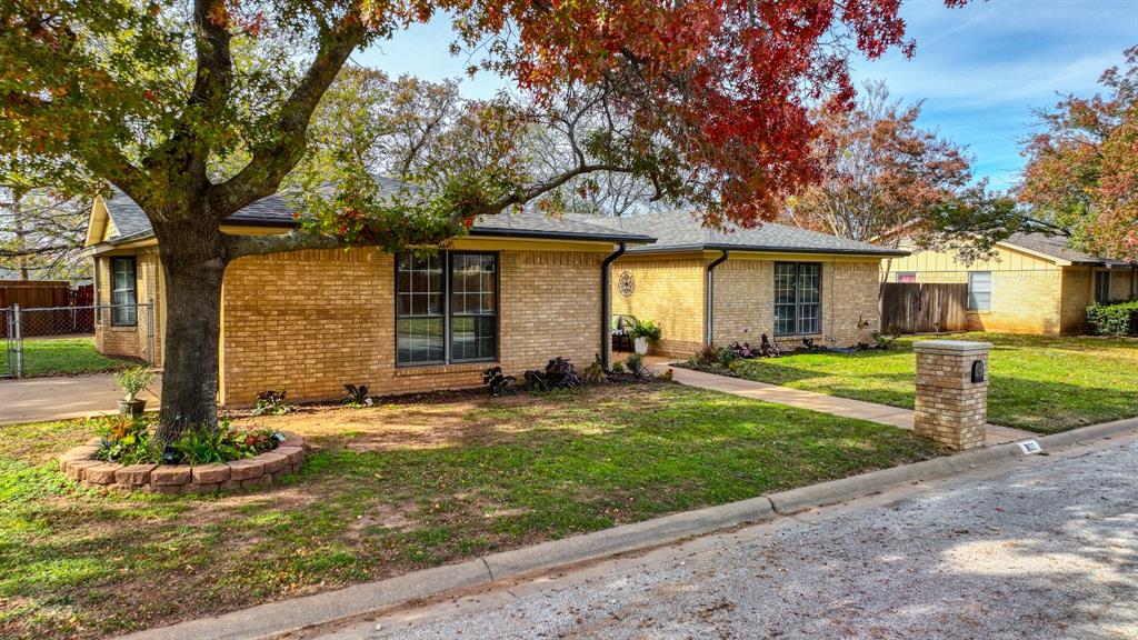 801 Hoffman Drive Property Photo 1
