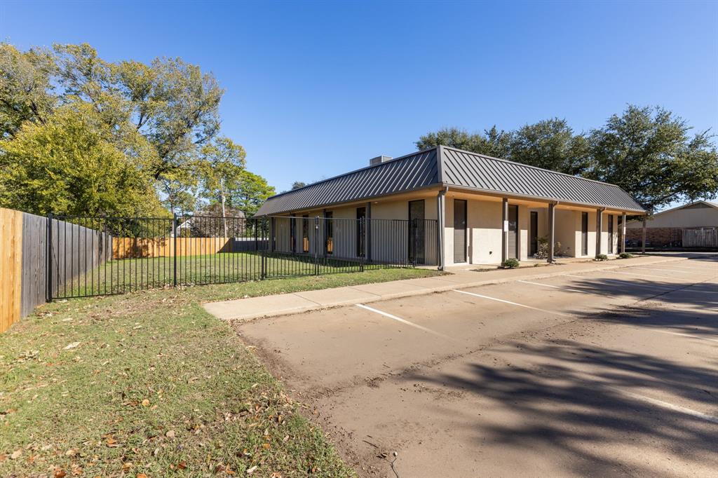 3901 W Pioneer Parkway Property Photo 32