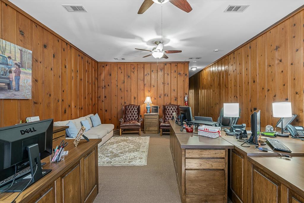 118 E Dallas Street Property Photo 10