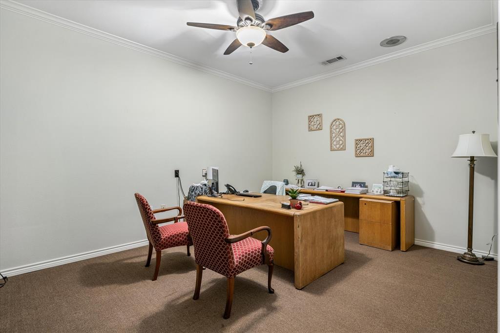 118 E Dallas Street Property Photo 11