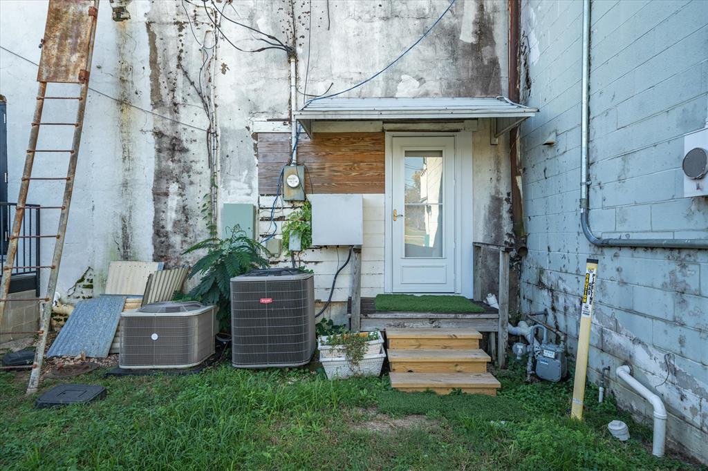 118 E Dallas Street Property Photo 27