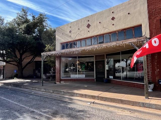 105 N Concho Street Property Photo 3