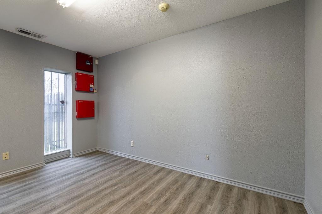 101 Ewing Boulevard Property Photo 8