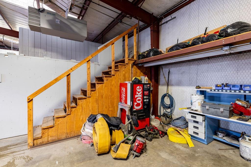 101 Ewing Boulevard Property Photo 12
