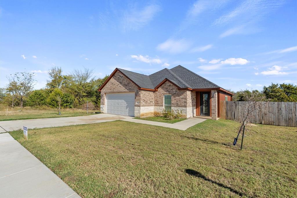 121 Pelican Court Property Photo