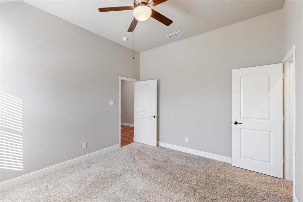 912 Newberry Lane Property Photo 31