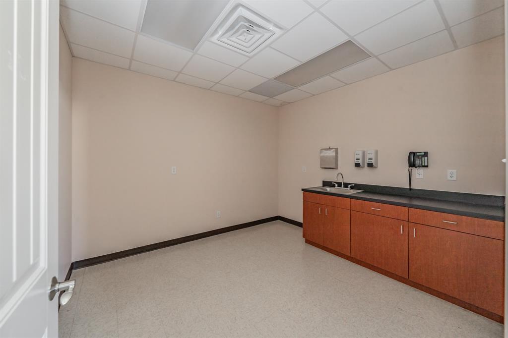 3641 Broadway Boulevard Property Photo 36