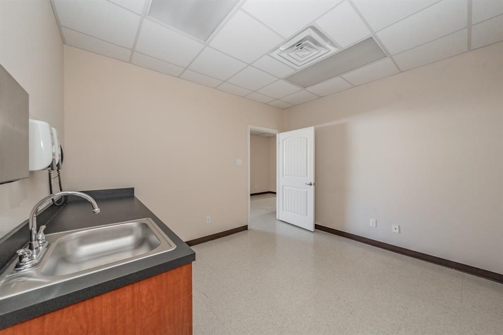 3641 Broadway Boulevard Property Photo 38