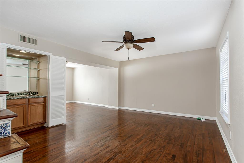 6460 Bordeaux Avenue Property Photo 4