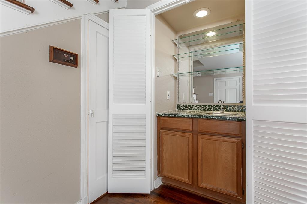 6460 Bordeaux Avenue Property Photo 7