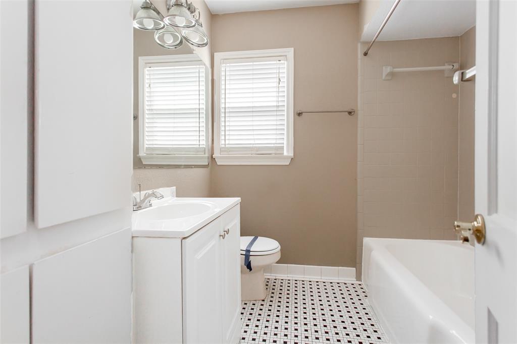 6460 Bordeaux Avenue Property Photo 21