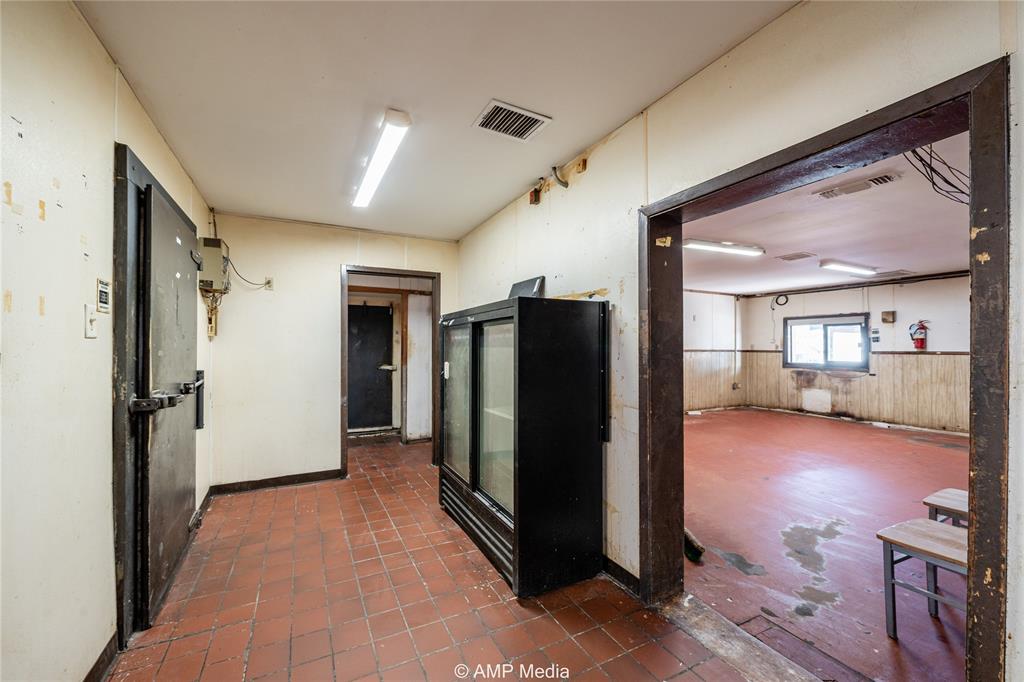 702 N Swenson Street Property Photo 13