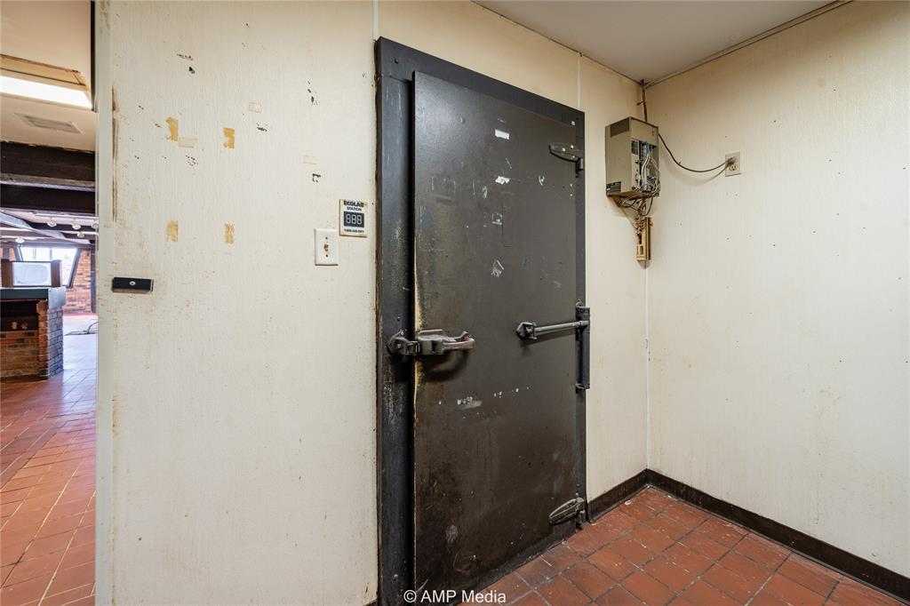 702 N Swenson Street Property Photo 14