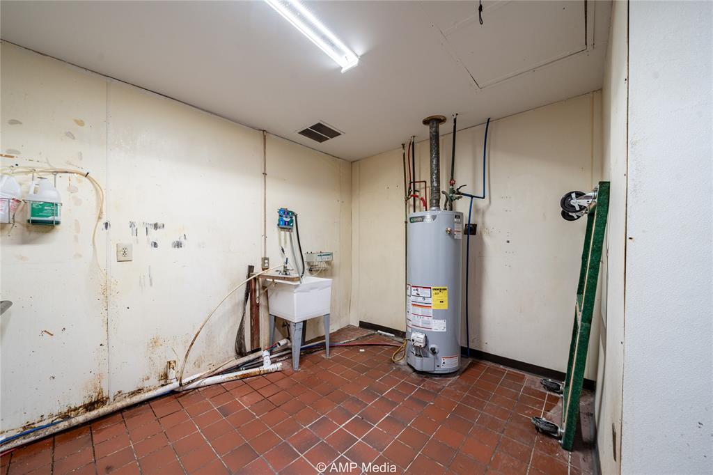 702 N Swenson Street Property Photo 17