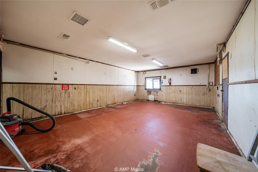 702 N Swenson Street Property Photo 18