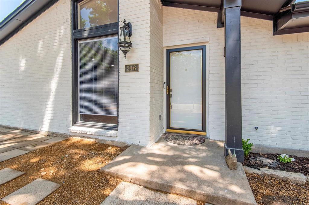 316 Gwendola Drive Property Photo 3
