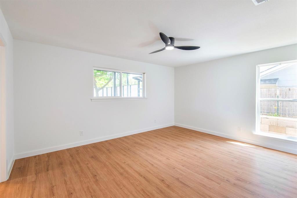 316 Gwendola Drive Property Photo 17