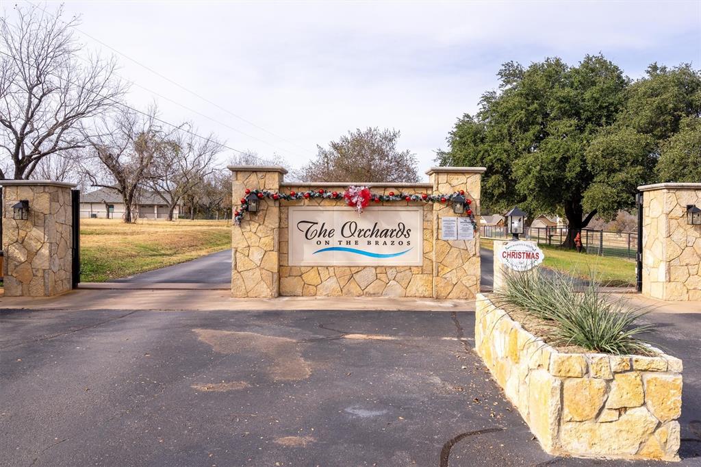 10056 Orchards Boulevard Property Photo 4