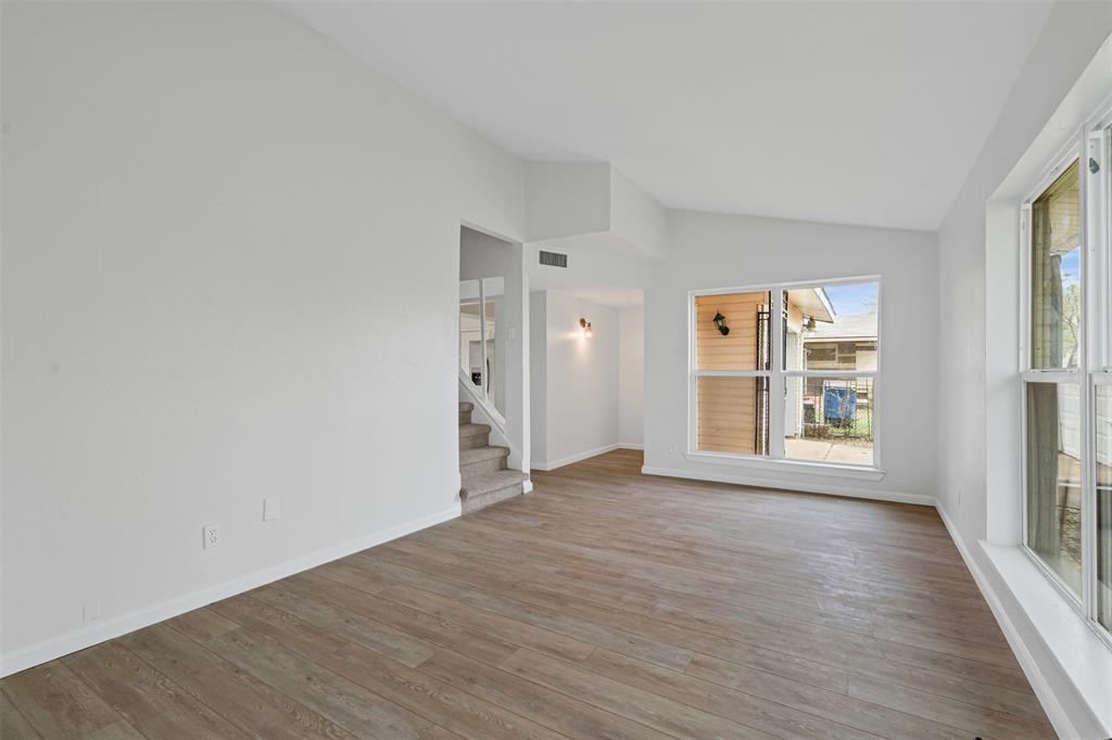 3722 Pinebrook Drive Property Photo 2