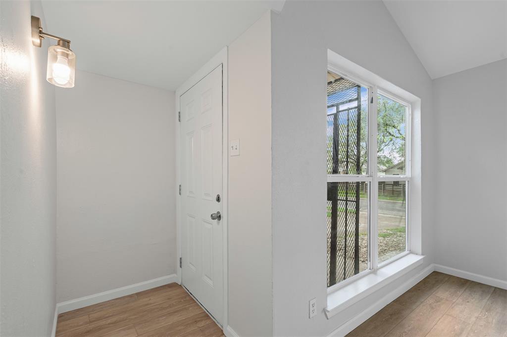 3722 Pinebrook Drive Property Photo 3