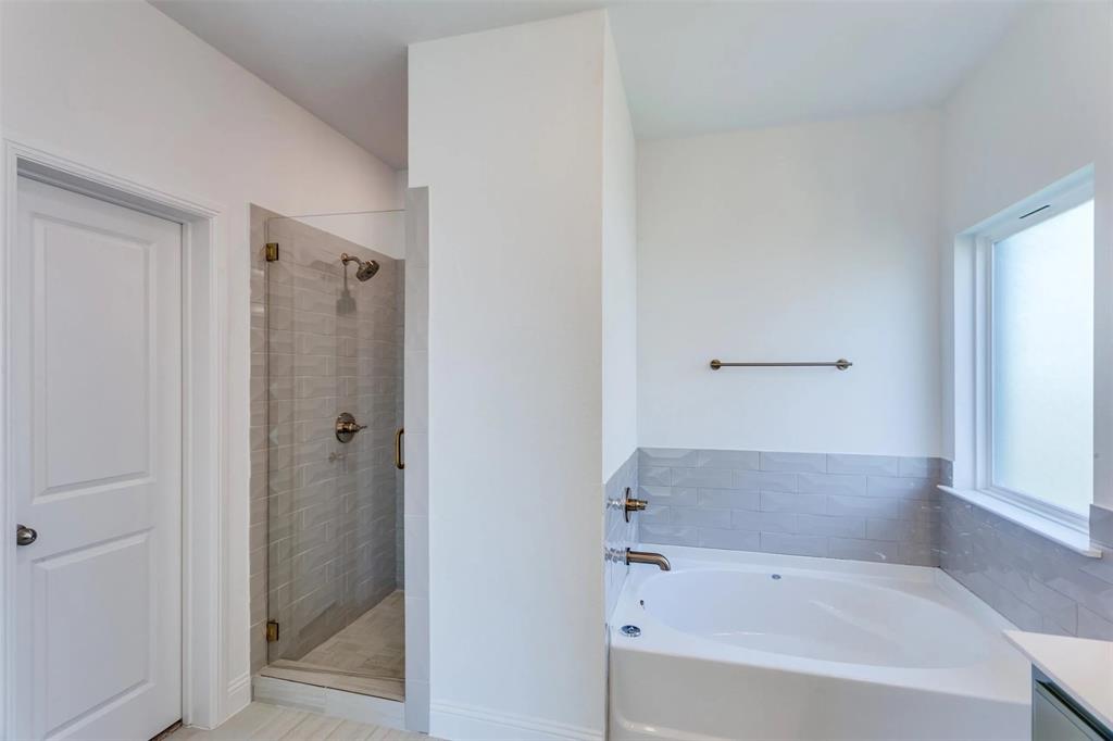 317 W Paddock Property Photo 10