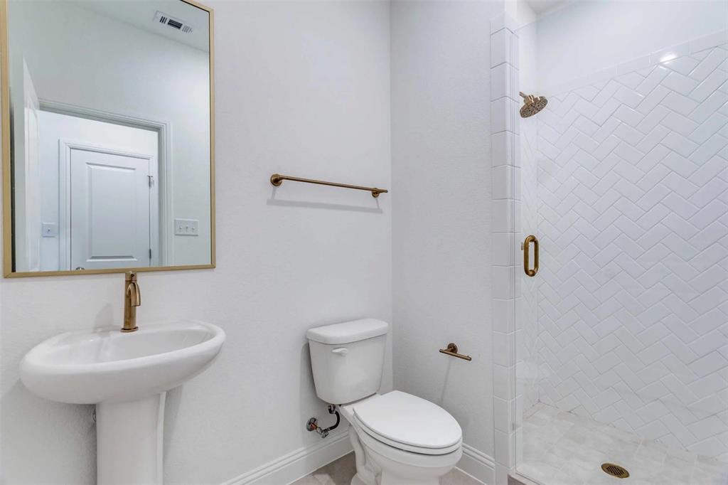 317 W Paddock Property Photo 11